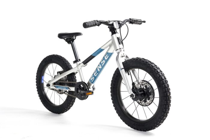 bicicleta sense grom 16 ano 2022 nas cores Aluminio e acqua