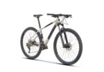 foto de uma bicicleta sense rock evo modelo 2022 nas cores cinza e azul com o fundo branco