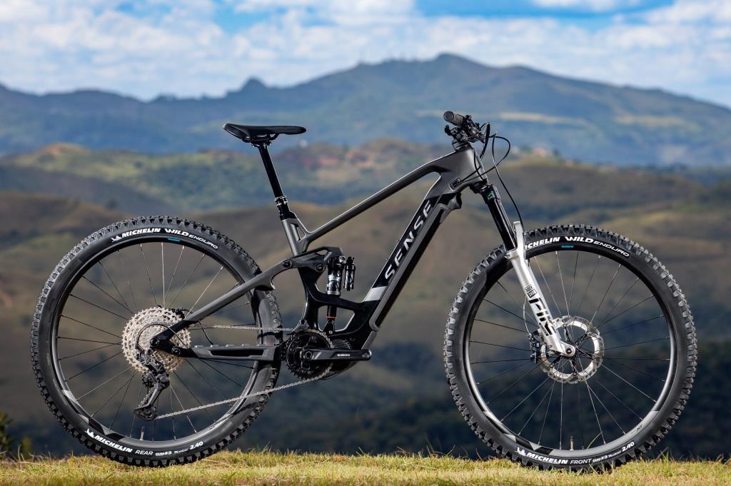 Bicicleta Sense Exalt E-Trail Carbon Evo