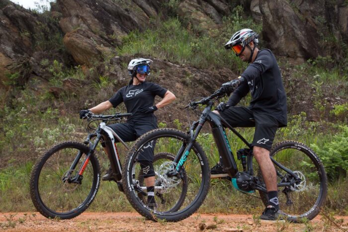 Bicicleta Sense Impulse E-Trail Comp 2023 em ação 3